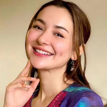 Hania Amir Biography: Wikipedia, Education, Siblings, Net Worth